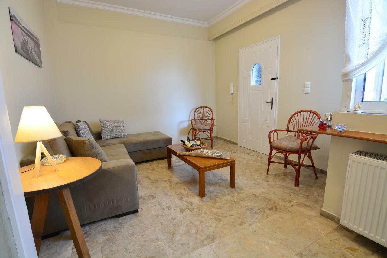 Mara'S Apartments Xylokastro Bagian luar foto